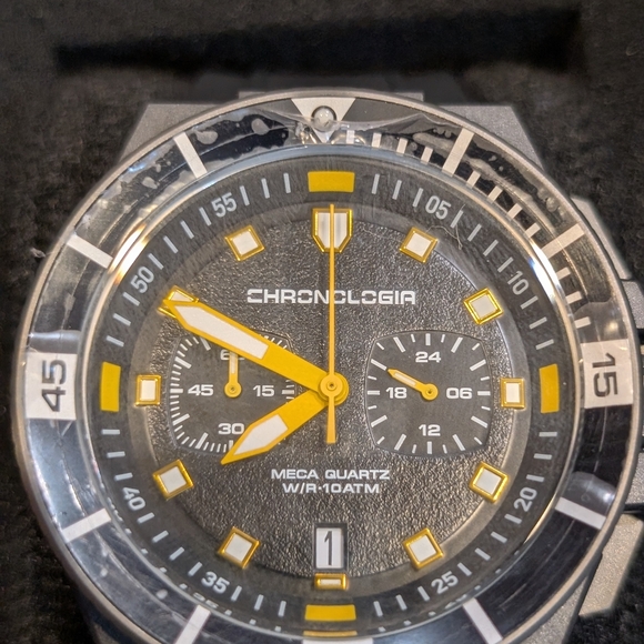 New in Case Chronologia AUTUMN TRAILER SILICONE Men's Wrist Watch - Picture 1 of 10